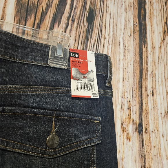 Lee women's comfort fit stretch dark wash barely bootcut jeans sz 10sp - Picture 4 of 7